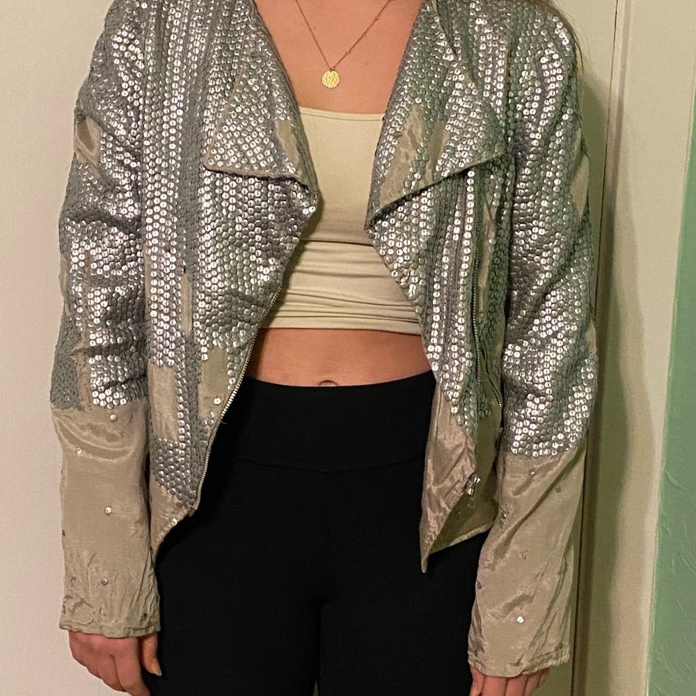 Fantastic topshop silver sequin jacket.